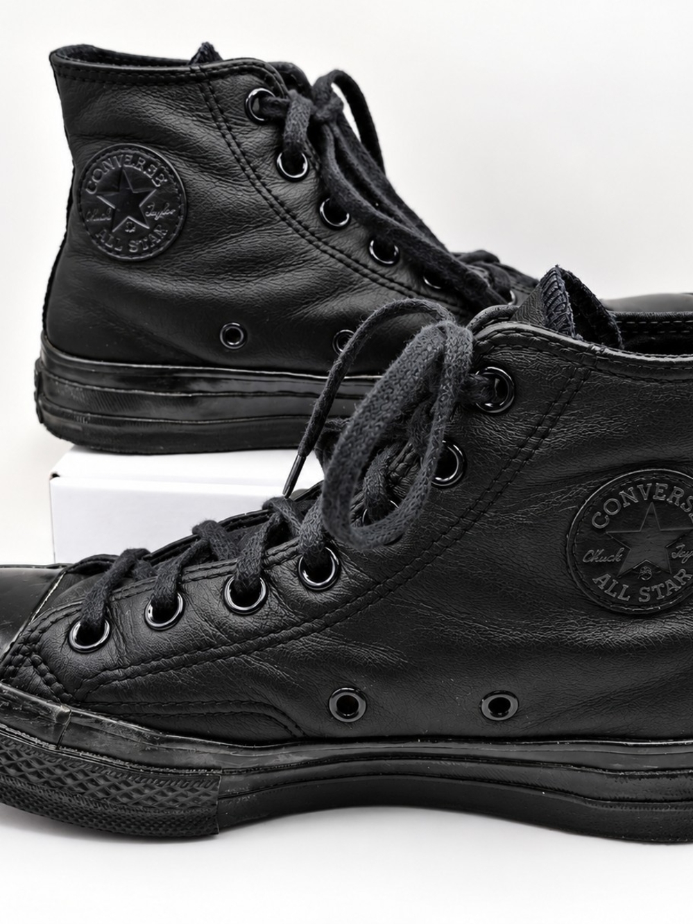 ​Converse Chuck Taylor All Star High Top Black Leather Shoes Women's 6 / Men's 4